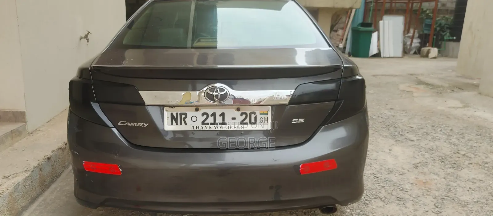 Toyota Camry SE 4dr Sedan (2.5L 4cyl 6A) 2013 Gray