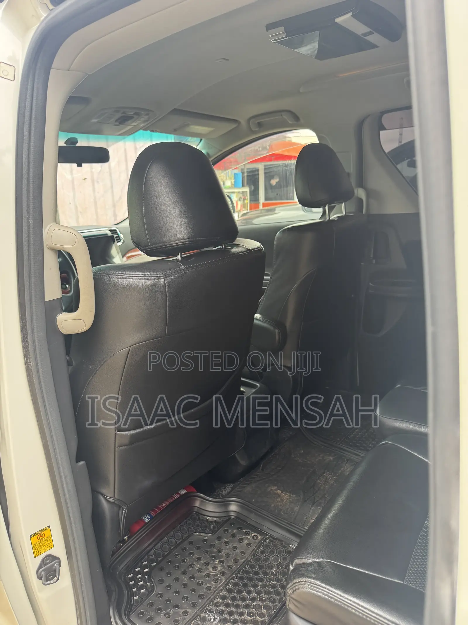 Toyota Vellfire V 2.4 FWD 7-Seater 2012 White