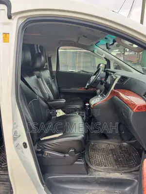 Toyota Vellfire V 2.4 FWD 7-Seater 2012 White