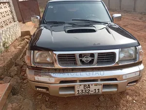 Nissan DoubleCab 2002 Black