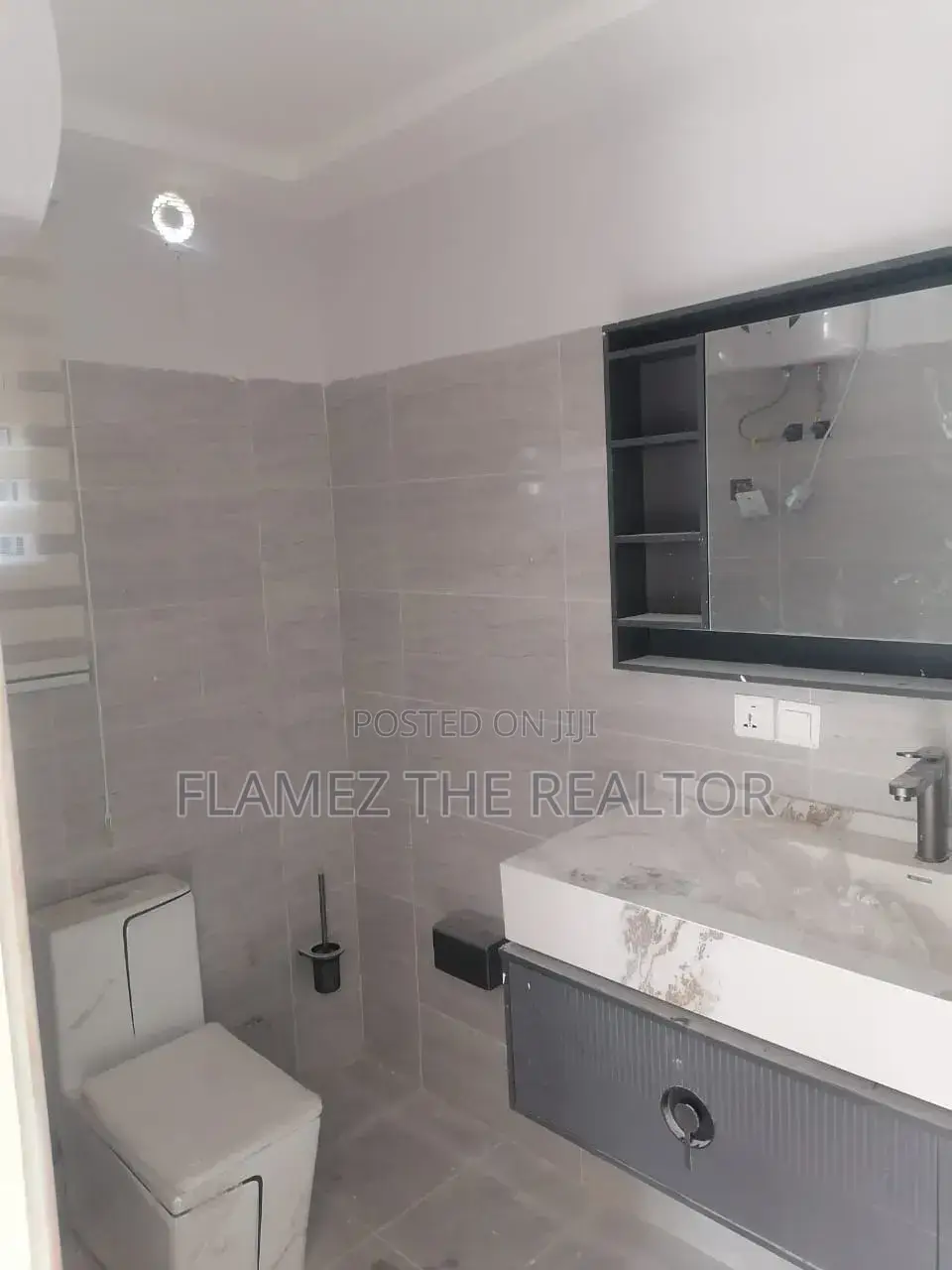 3bdrm House in Reggies Court Estate, Amasaman for sale