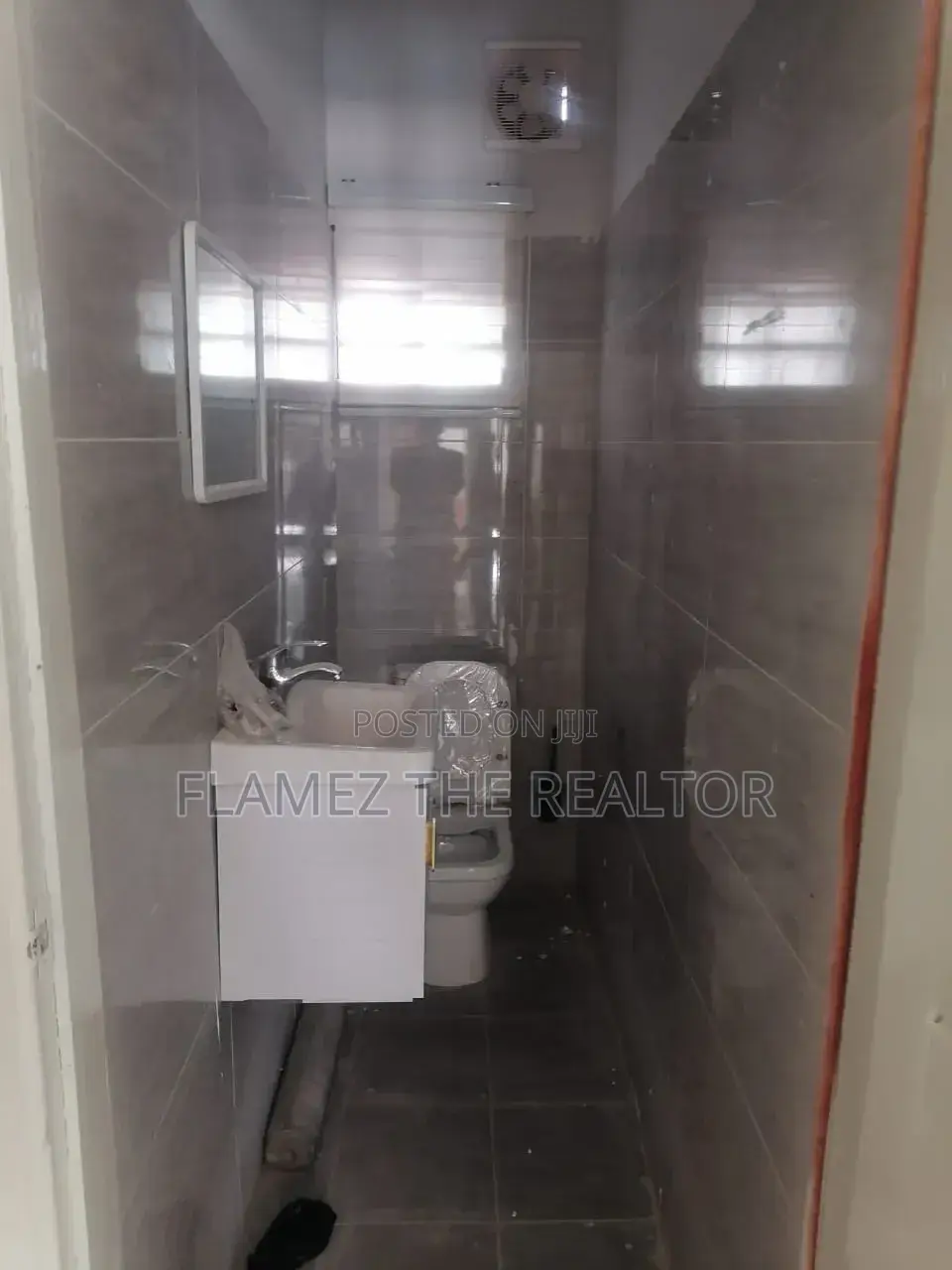 3bdrm House in Reggies Court Estate, Amasaman for sale