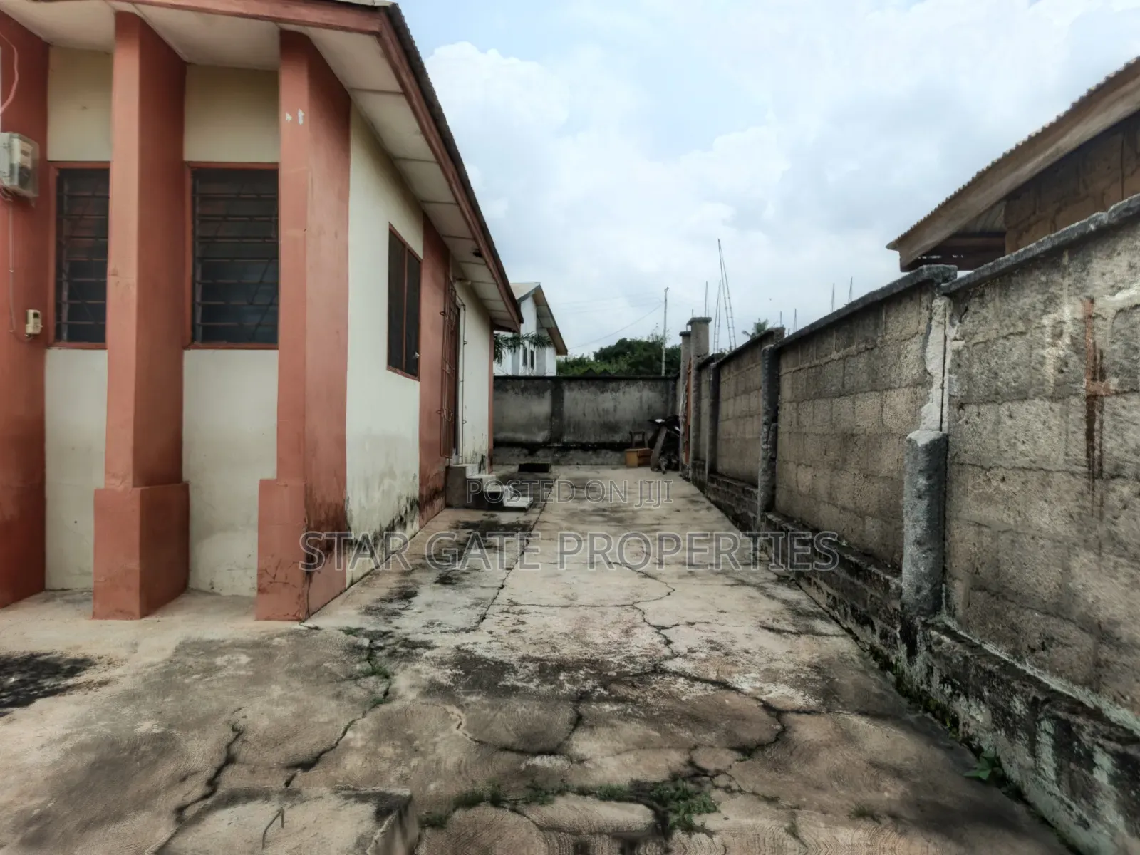 4bdrm House in Antoa Near Kenyasi, Kumasi Metropolitan for sale
