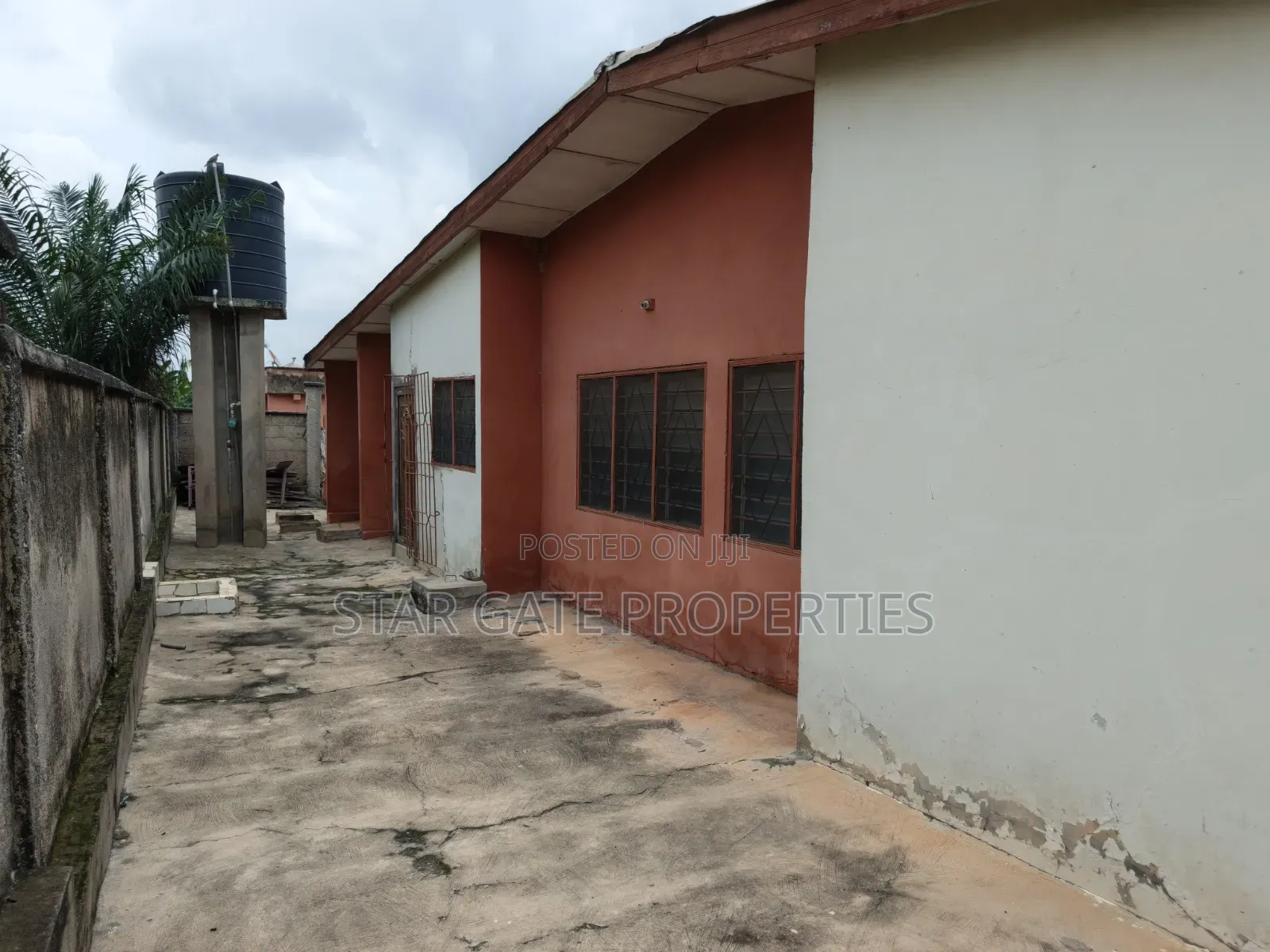4bdrm House in Antoa Near Kenyasi, Kumasi Metropolitan for sale