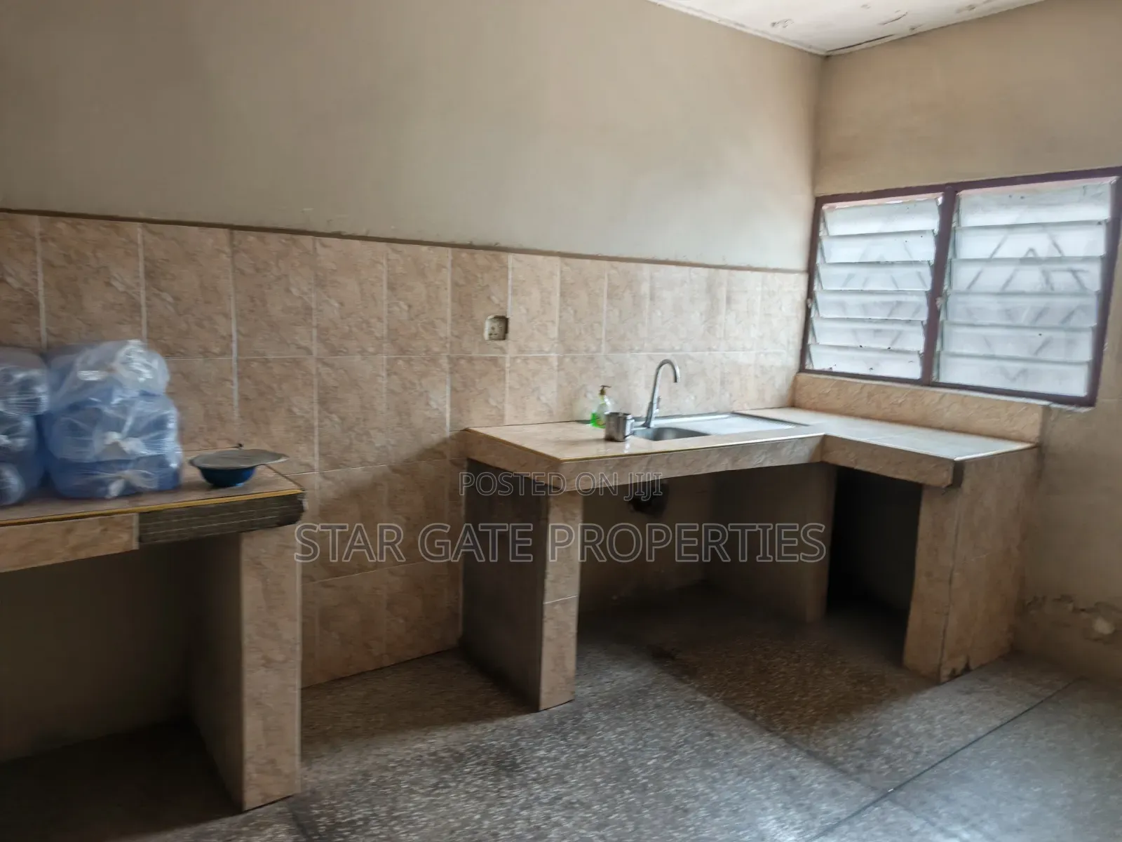 4bdrm House in Antoa Near Kenyasi, Kumasi Metropolitan for sale