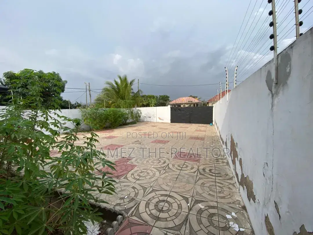 2bdrm House in Kpobiman Container, Amasaman for sale