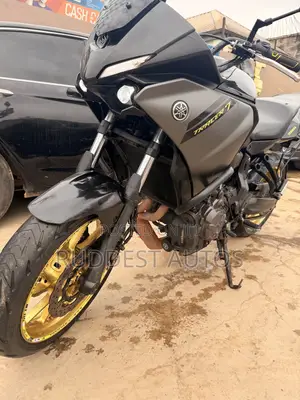 Yamaha 2021 Black