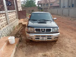 Nissan DoubleCab 2002 Black