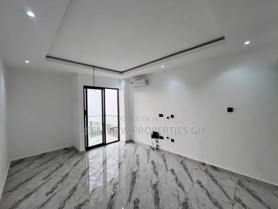 2bdrm Townhouse / Terrace in Ashaley Botwe for rent
