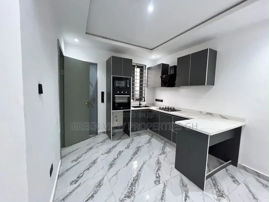 2bdrm Townhouse / Terrace in Ashaley Botwe for rent