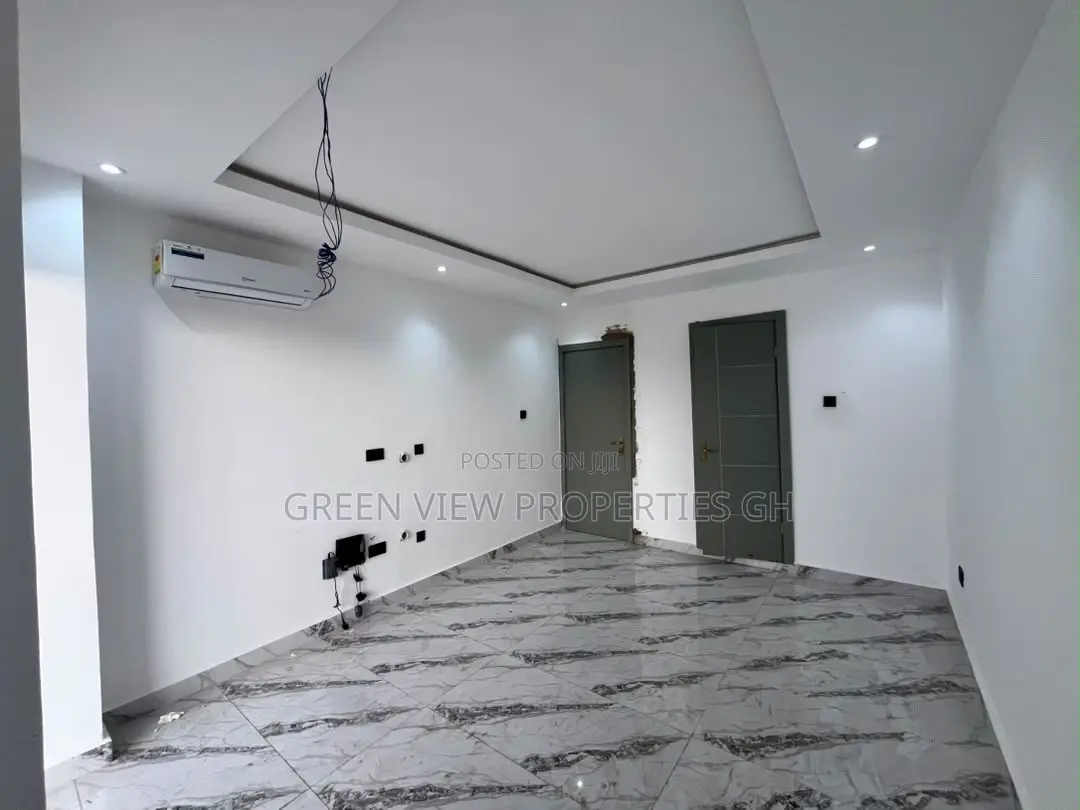 2bdrm Townhouse / Terrace in Ashaley Botwe for rent