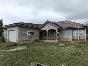 5bdrm House in Appiadu, Kumasi Metropolitan for sale