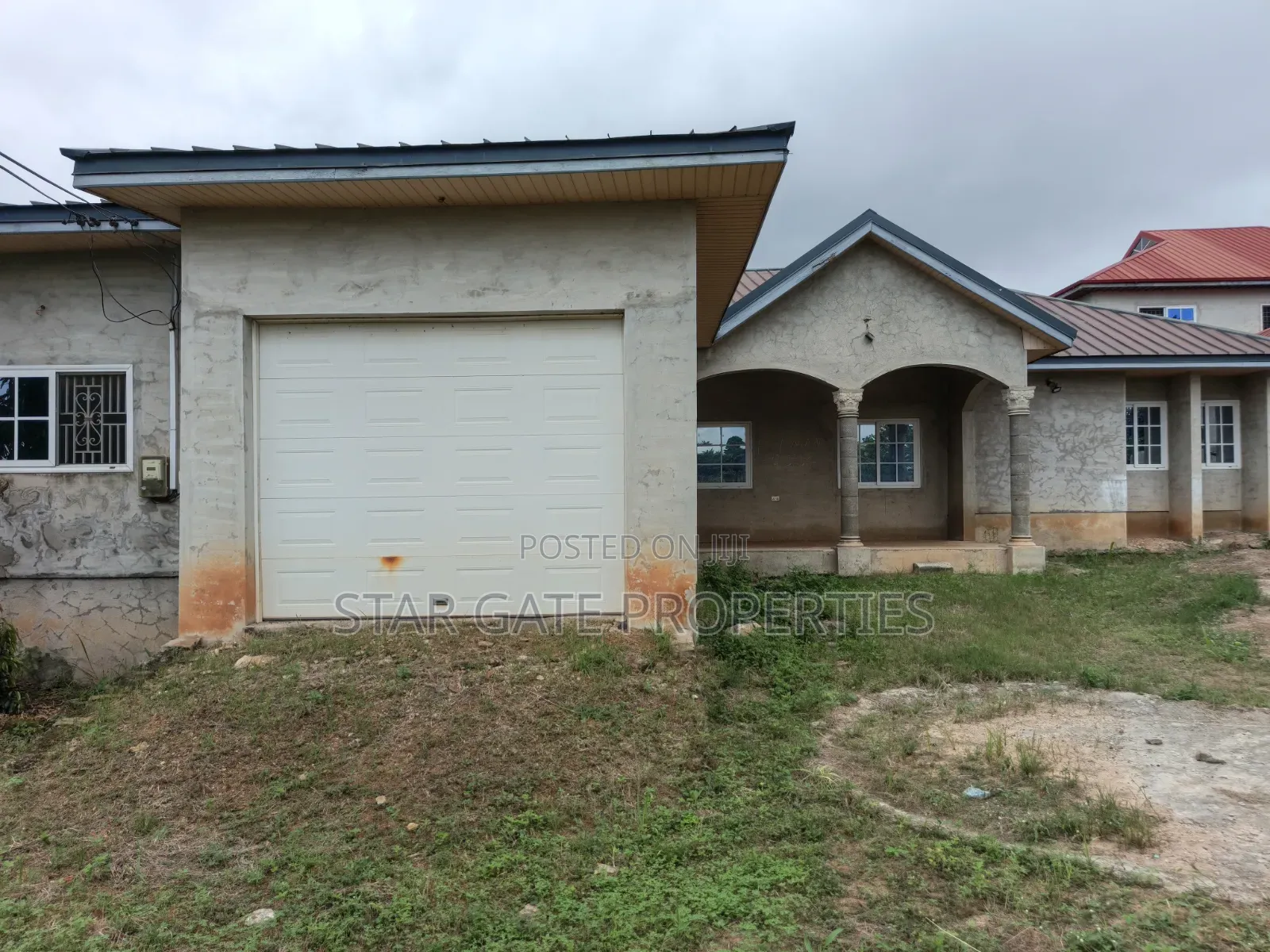 5bdrm House in Appiadu, Kumasi Metropolitan for sale
