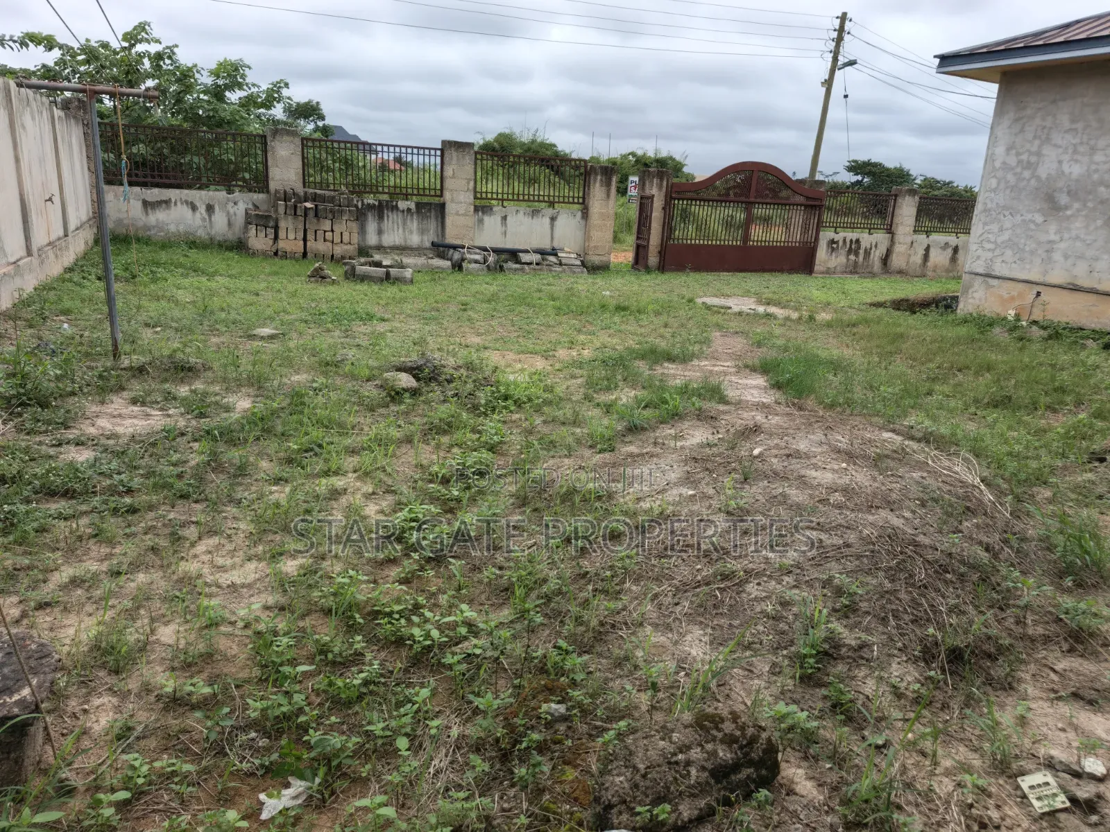 5bdrm House in Appiadu, Kumasi Metropolitan for sale
