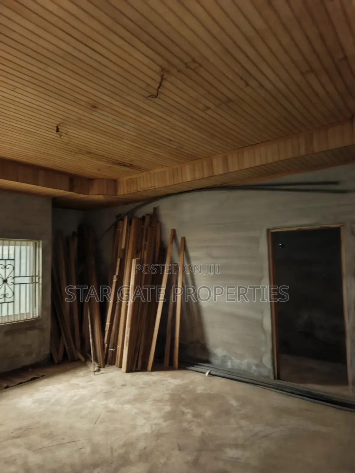 5bdrm House in Appiadu, Kumasi Metropolitan for sale