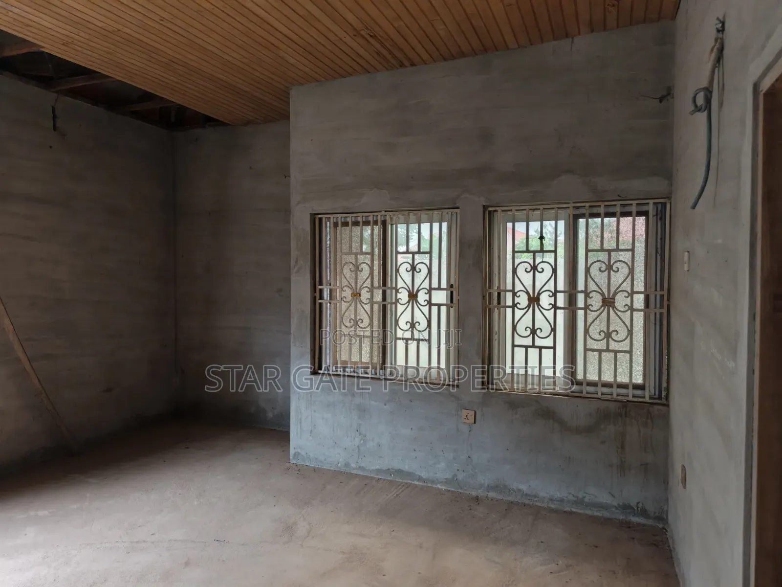 5bdrm House in Appiadu, Kumasi Metropolitan for sale