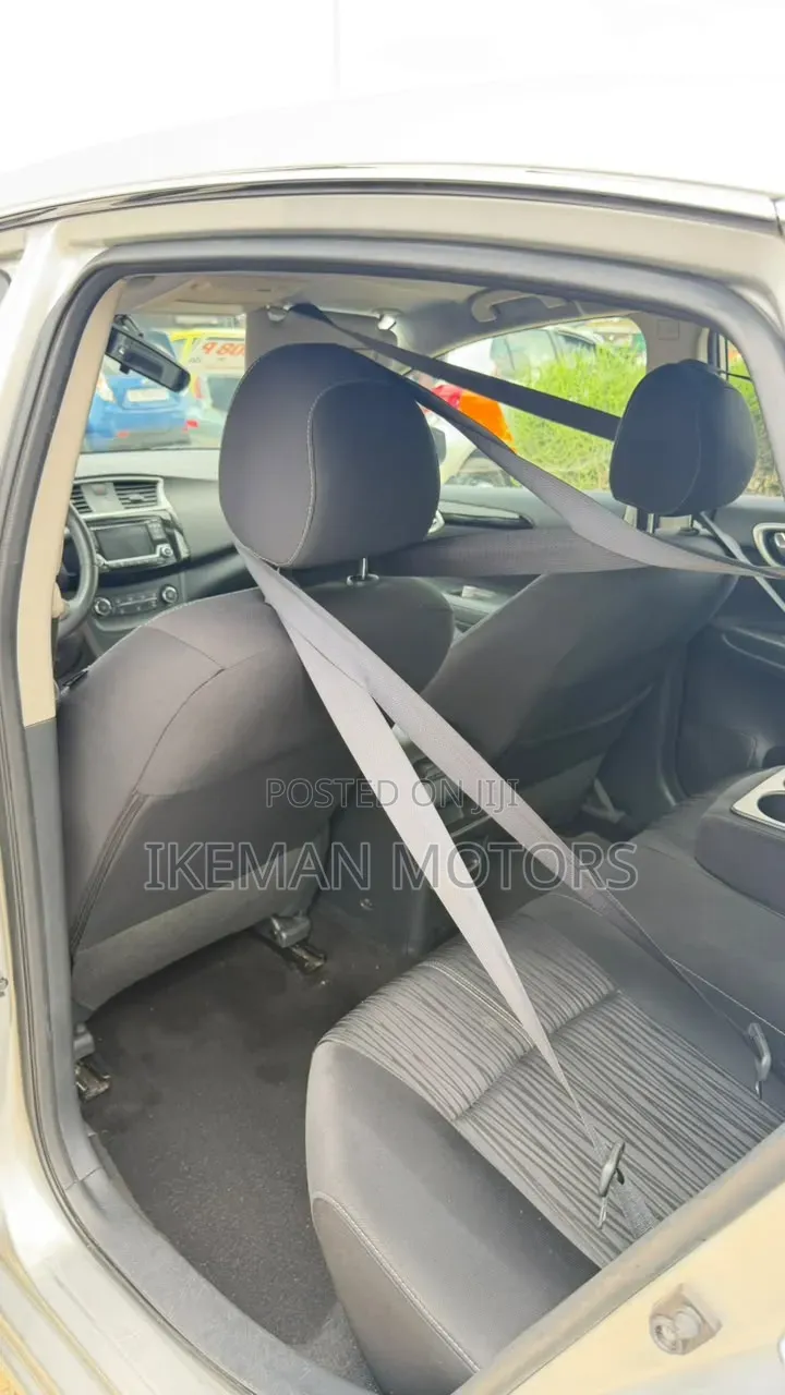 Nissan Sentra 2016 Silver
