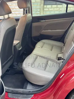 Hyundai Elantra Limited Sedan FWD (2.0L 4cyl 6A) 2017 Red