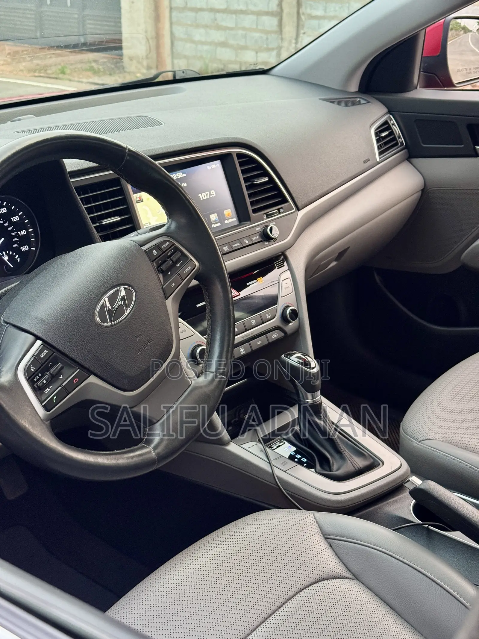 Hyundai Elantra Limited Sedan FWD (2.0L 4cyl 6A) 2017 Red