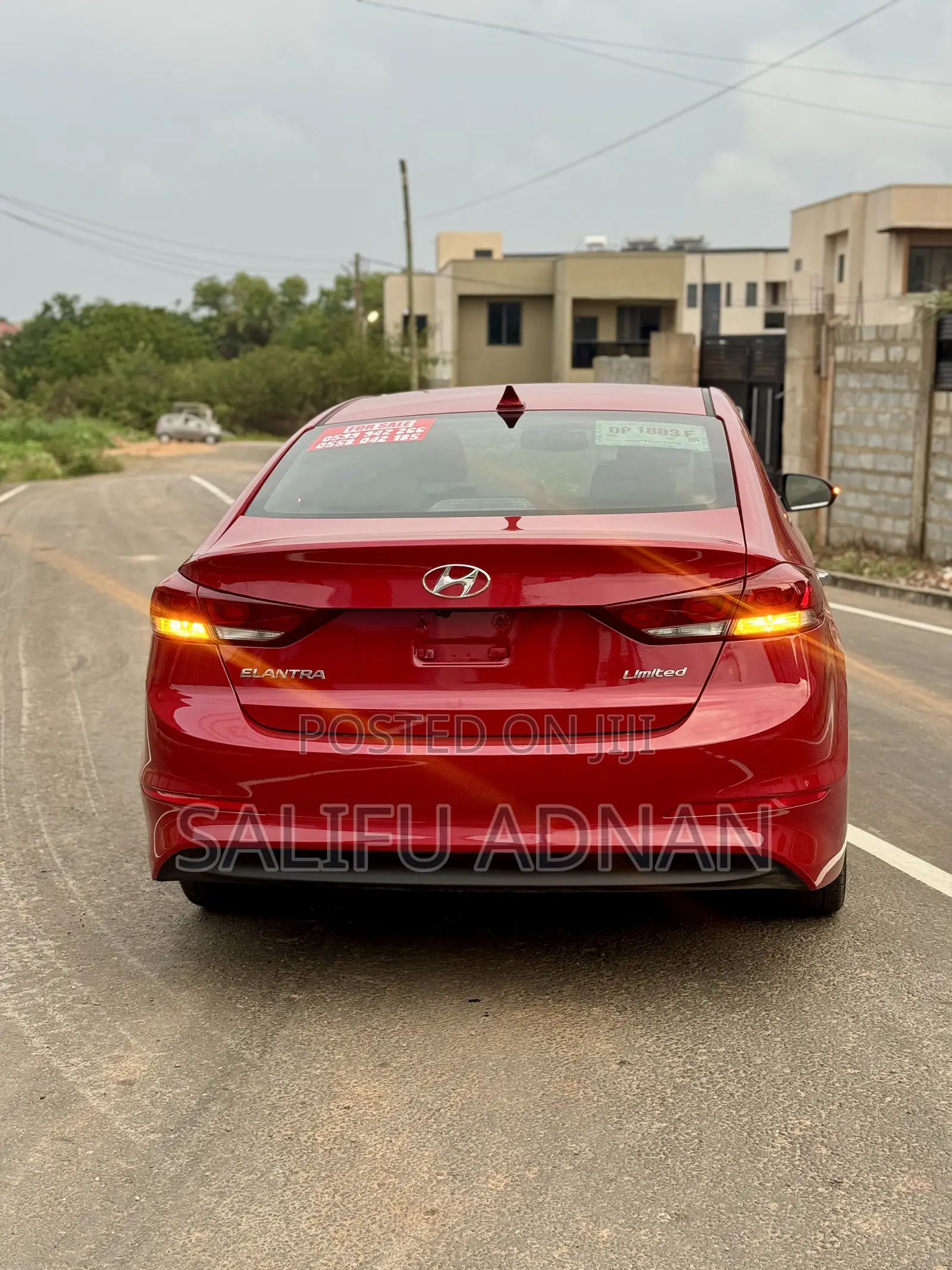 Hyundai Elantra Limited Sedan FWD (2.0L 4cyl 6A) 2017 Red