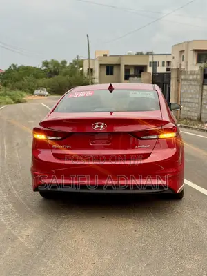 Hyundai Elantra Limited Sedan FWD (2.0L 4cyl 6A) 2017 Red