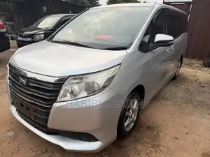Toyota Noah 2.0 FWD (8 Seater) 2014 Silver