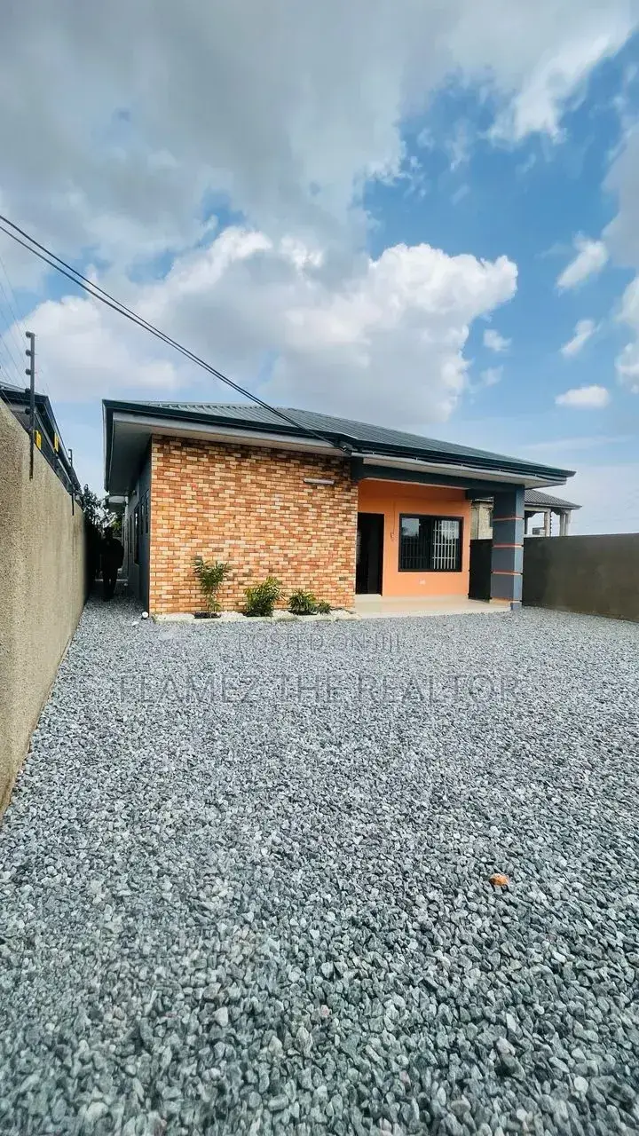 3bdrm House in Amanfrom, Pokuase for sale