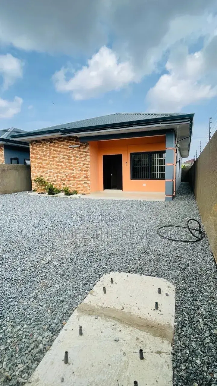 3bdrm House in Amanfrom, Pokuase for sale