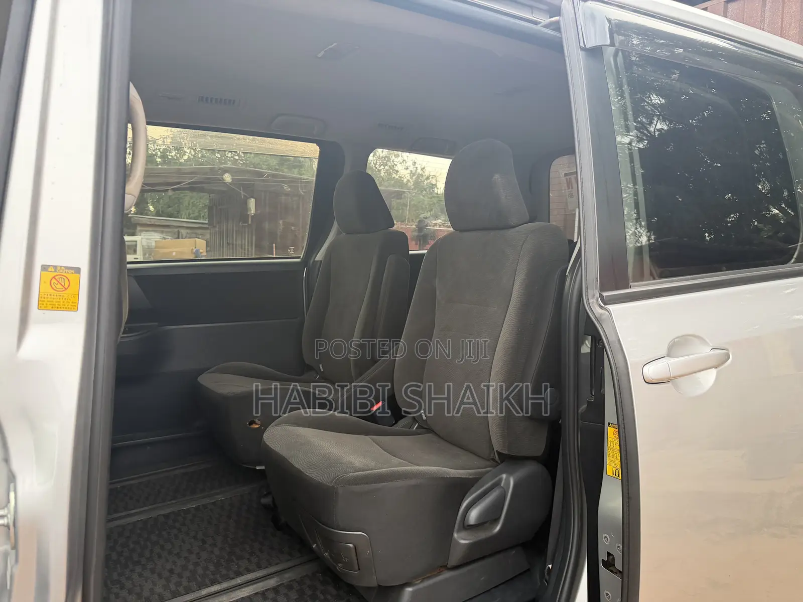 Toyota Voxy ZS 4WD 7-Seater 2013 Silver
