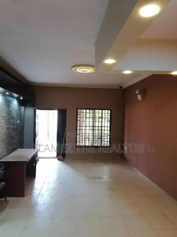 2bdrm House in Reggies Court, Pokuase for sale