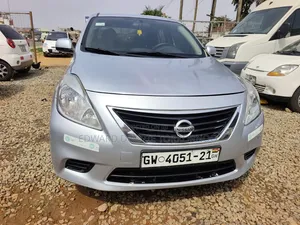 Nissan Versa 2014 White