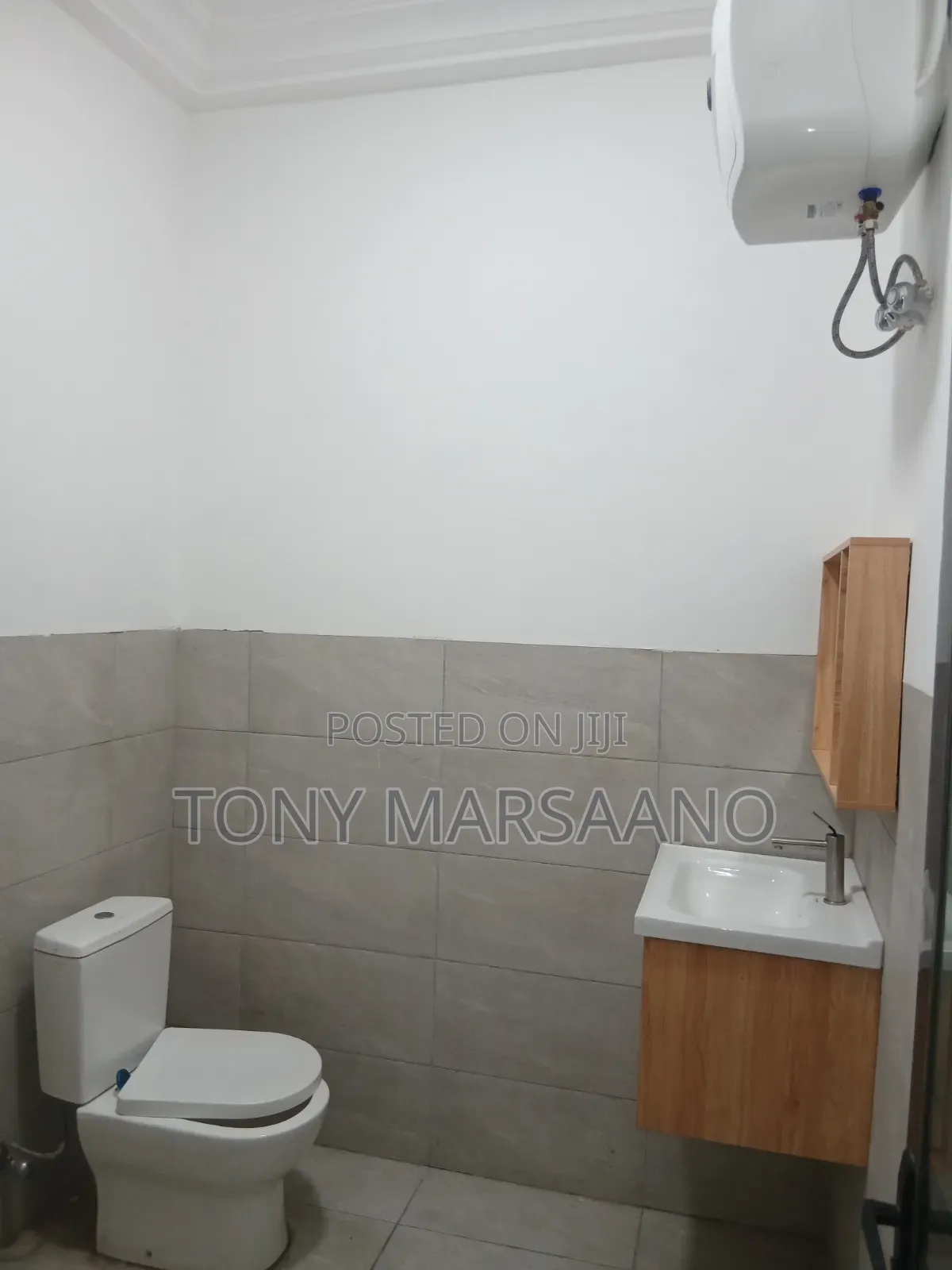 5bdrm Townhouse / Terrace in Westlegon, Medifem Area for rent