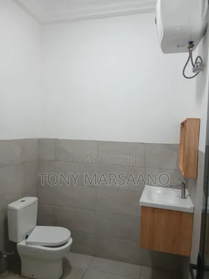 5bdrm Townhouse / Terrace in Westlegon, Medifem Area for rent