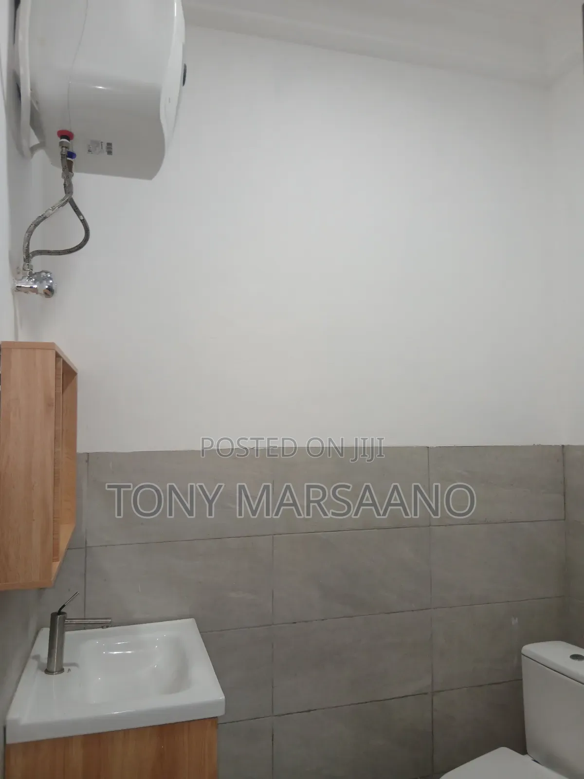 5bdrm Townhouse / Terrace in Westlegon, Medifem Area for rent