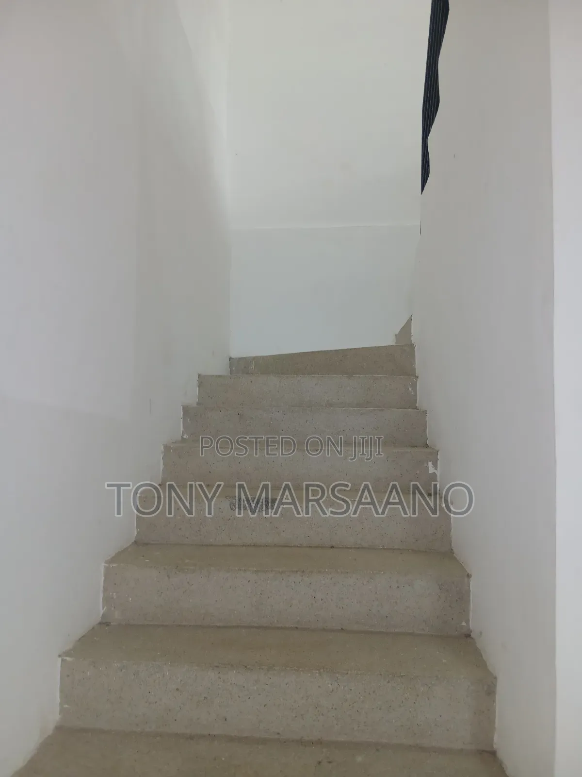 5bdrm Townhouse / Terrace in Westlegon, Medifem Area for rent