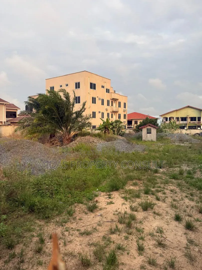 5 Plots for Sale at East Airport