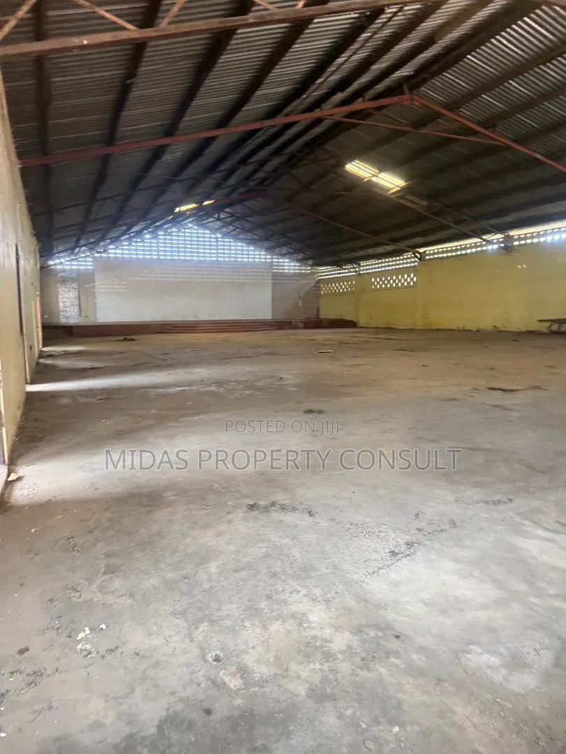 500 SQM Warehouse for Sale at Achimota