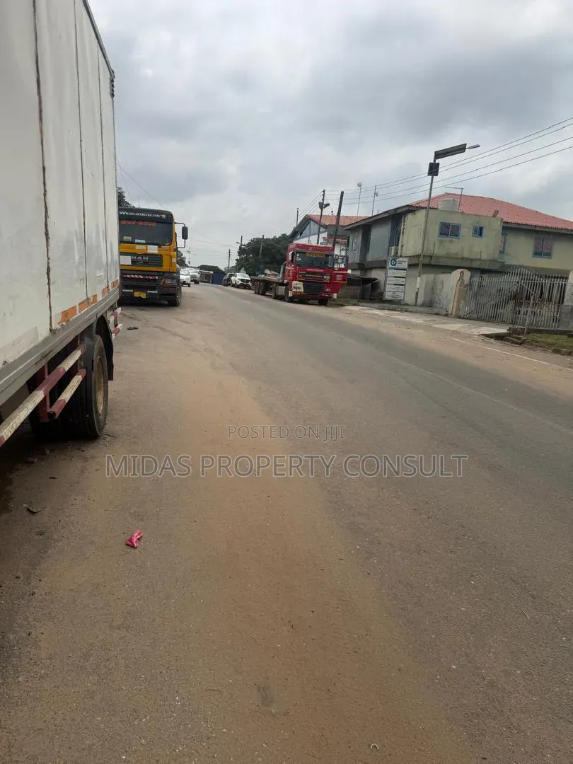 500 SQM Warehouse for Sale at Achimota