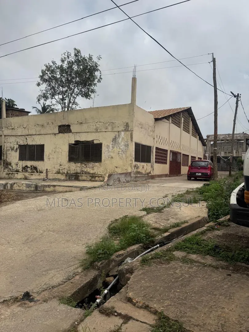 500 SQM Warehouse for Sale at Achimota