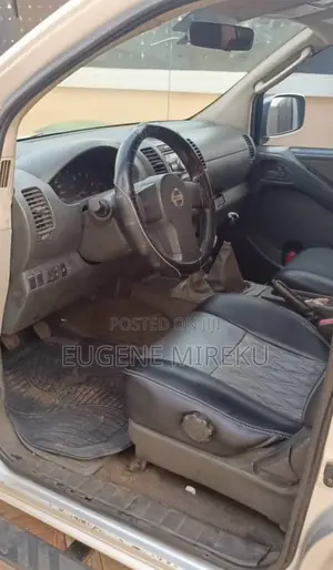 Nissan Navara 2012 Silver