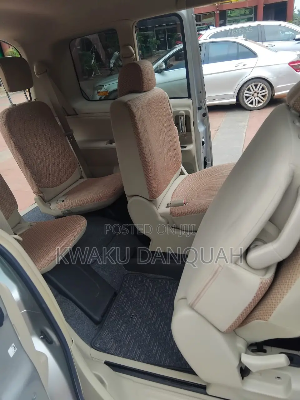 Toyota Sienta 1.5 FWD 2013 Silver