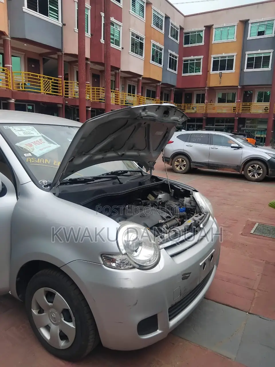 Toyota Sienta 1.5 FWD 2013 Silver