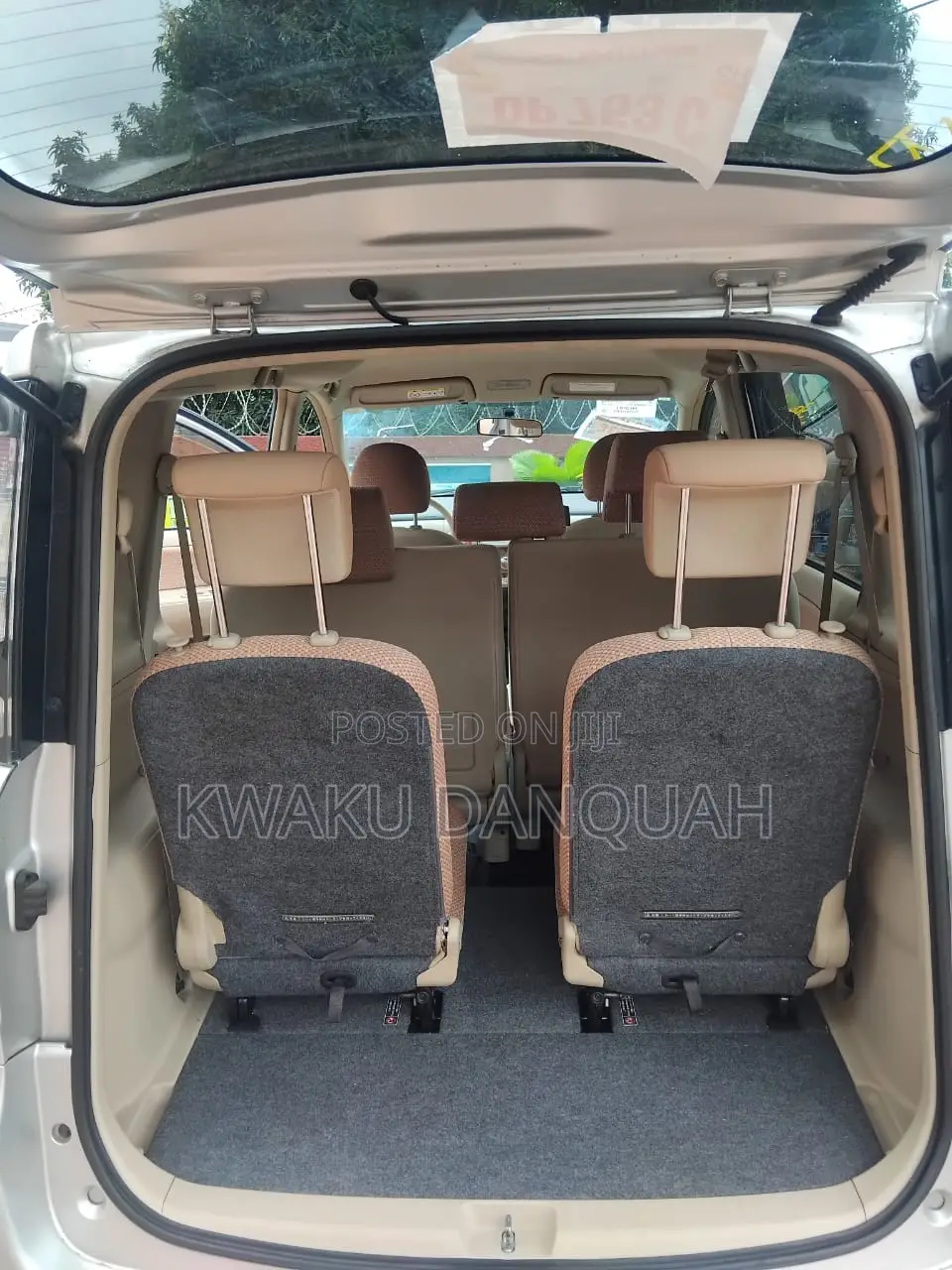Toyota Sienta 1.5 FWD 2013 Silver
