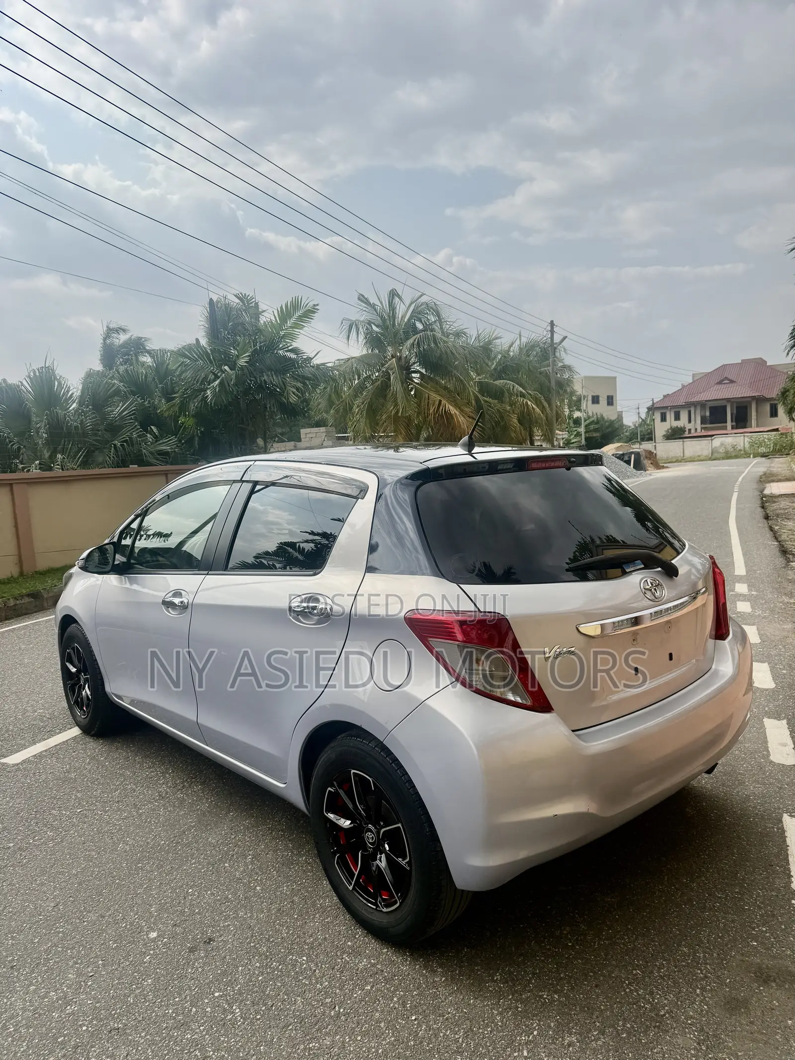 Toyota Vitz 1.3 FWD 5dr 2014 Silver