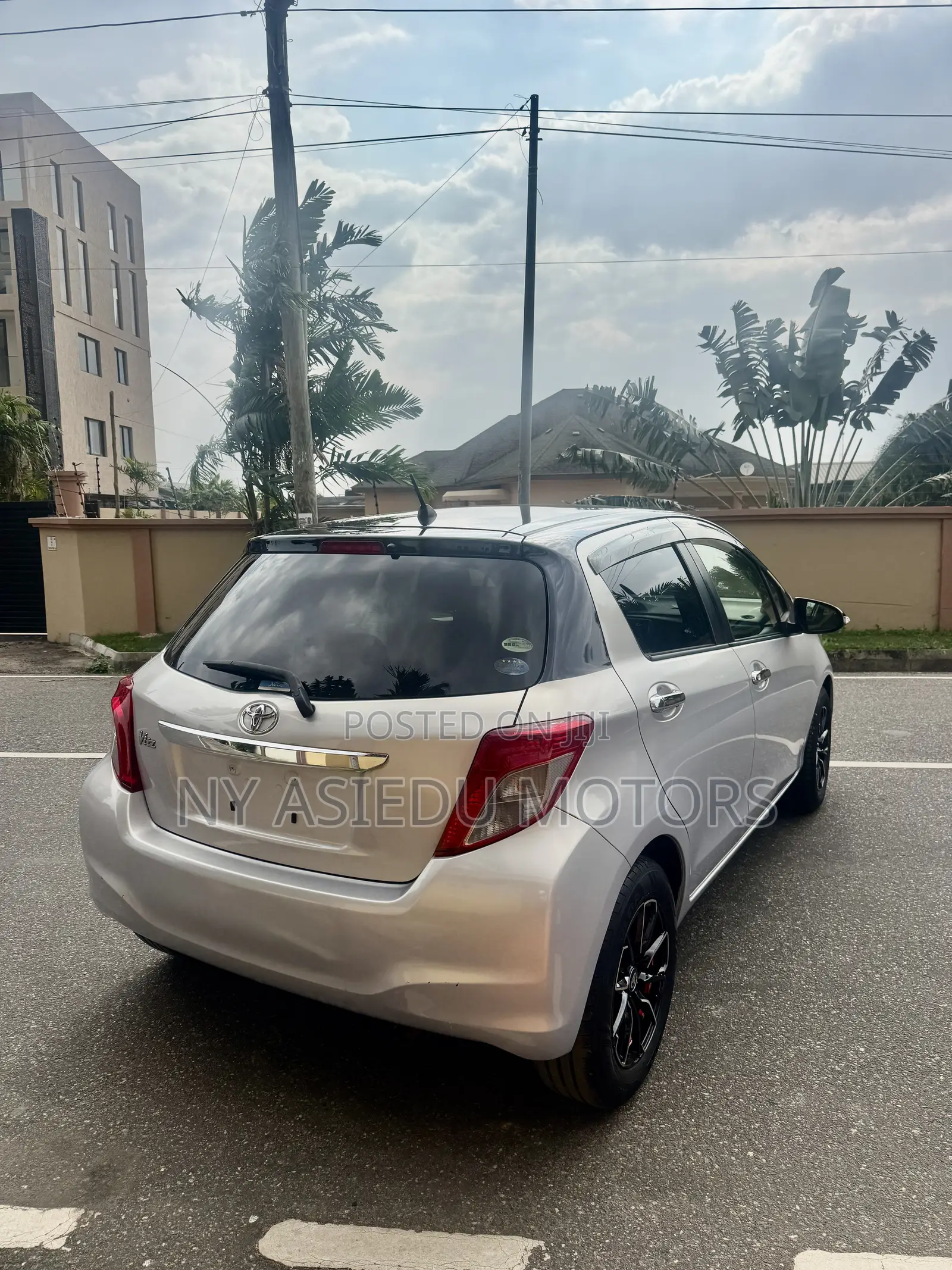 Toyota Vitz 1.3 FWD 5dr 2014 Silver