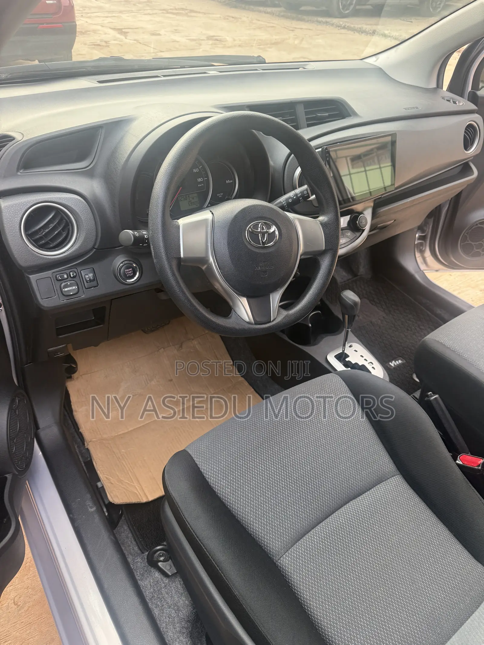 Toyota Vitz 1.3 FWD 5dr 2014 Silver