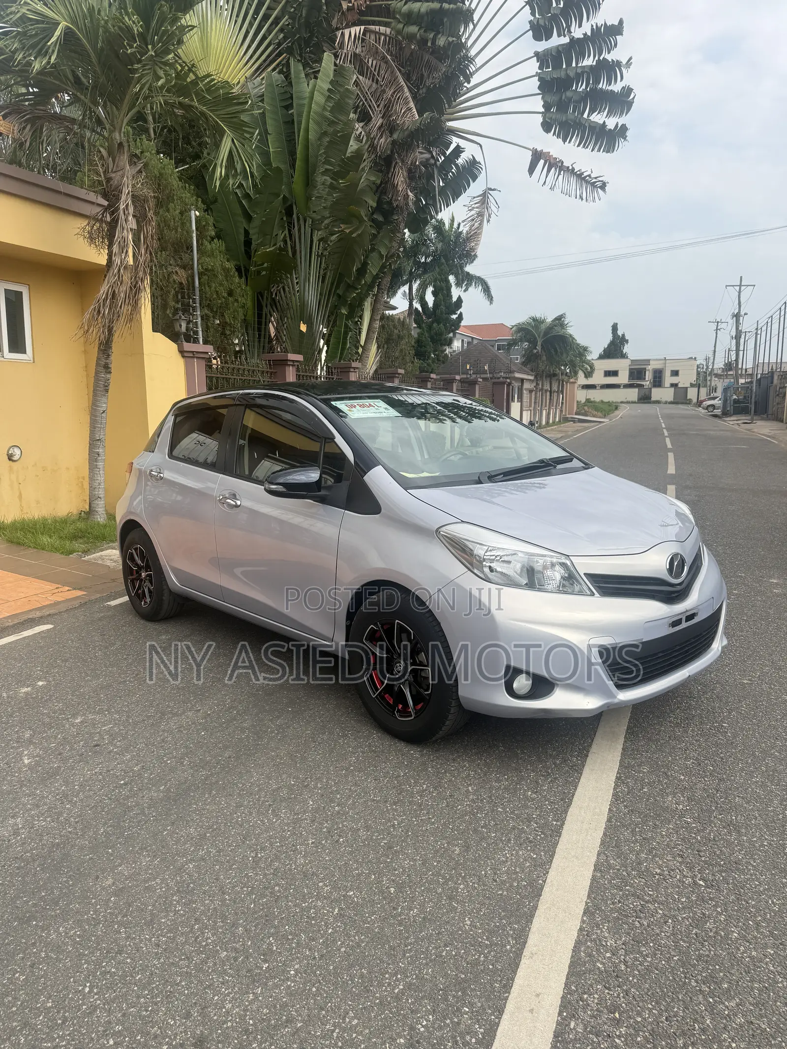 Toyota Vitz 1.3 FWD 5dr 2014 Silver