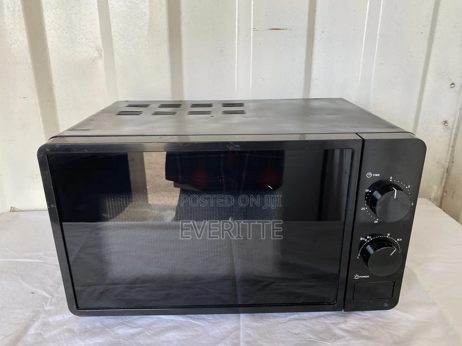 Epio Budget-Friendly Black Microwave