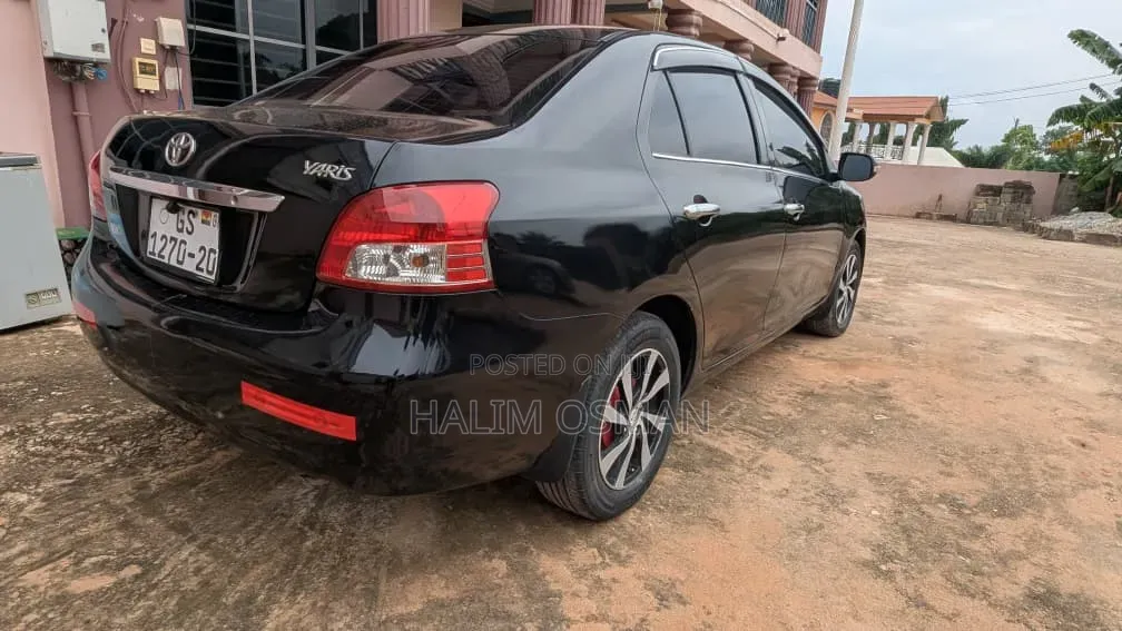 Toyota Yaris 2012 Black