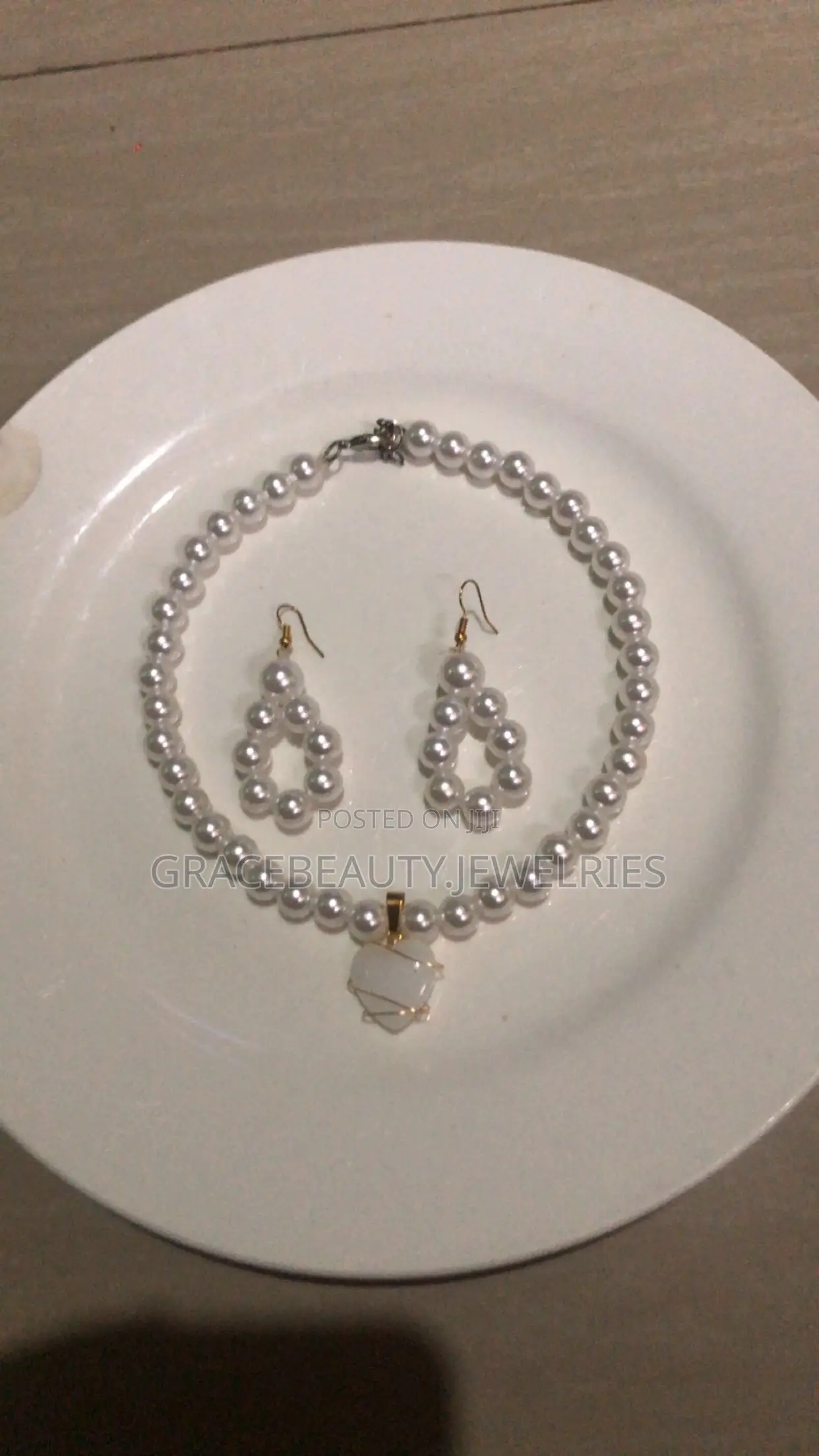 Beaded White Necklace With Earrings